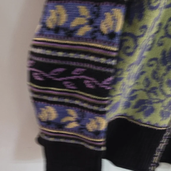 Floral Patterned Zip-Up Cardigan - Picture 4 of 6